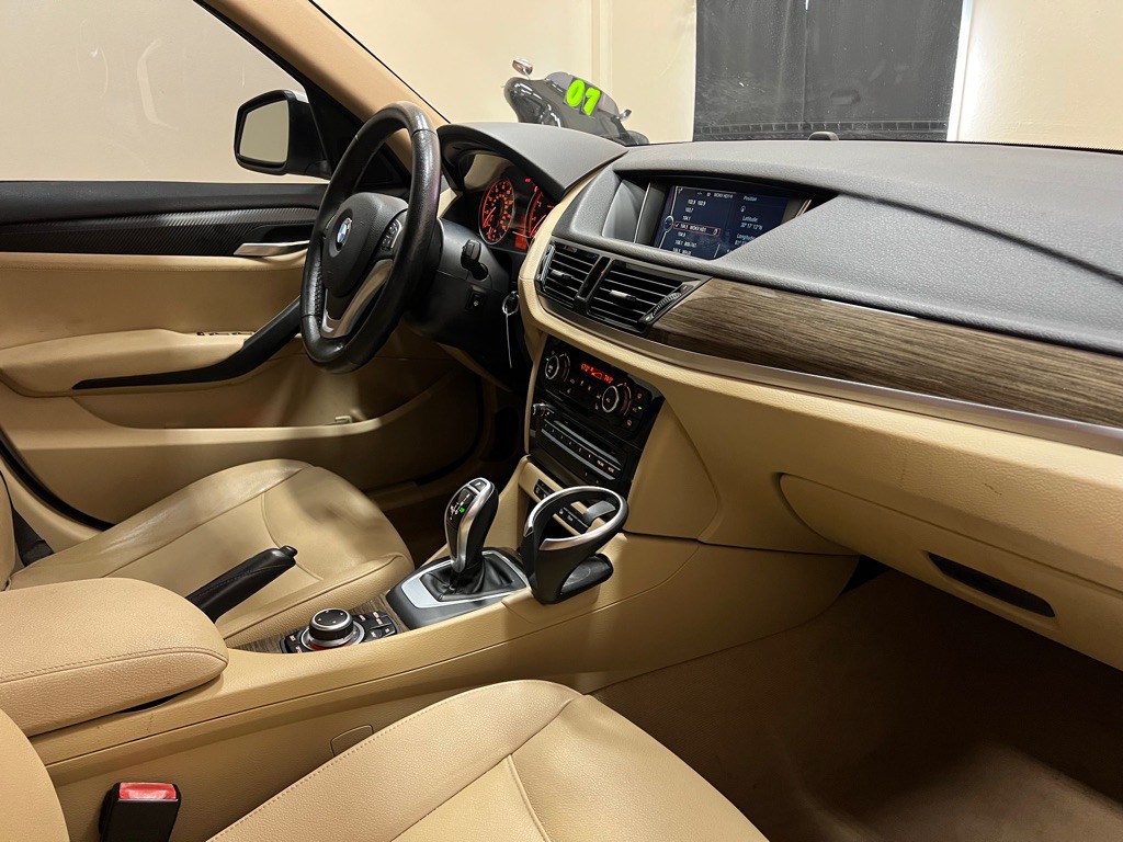 2015 BMW X1 Image 15