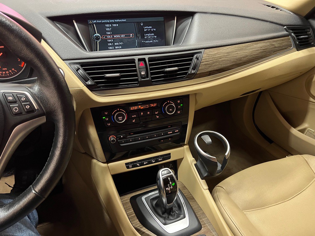 2015 BMW X1 Image 21