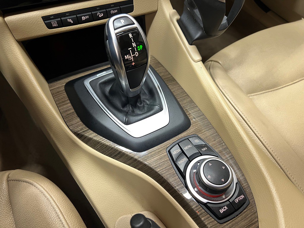 2015 BMW X1 Image 24