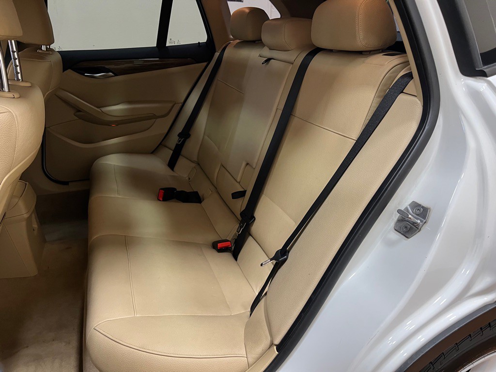 2015 BMW X1 Image 28