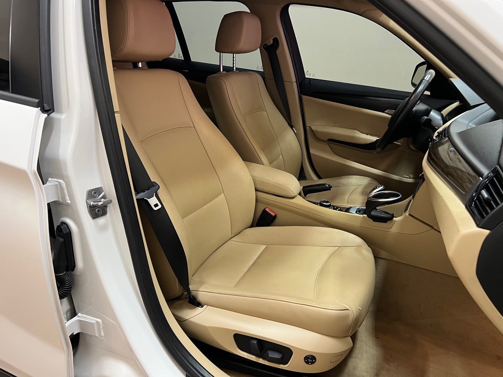 2015 BMW X1 Image 31