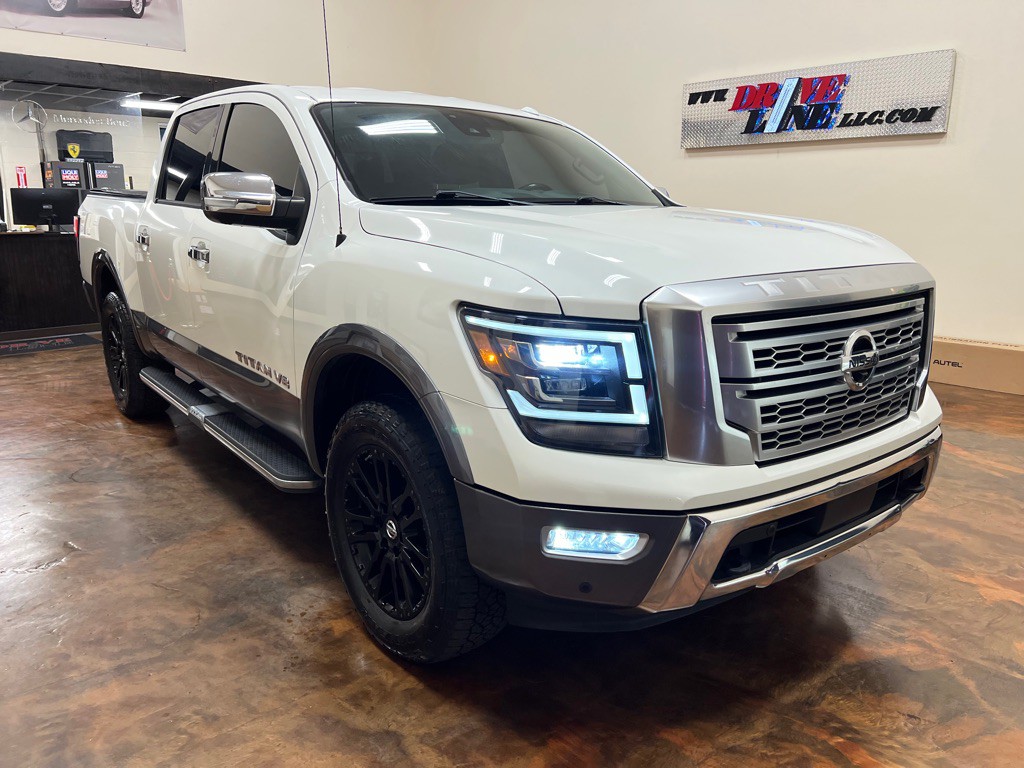 2020 Nissan Titan Image 3