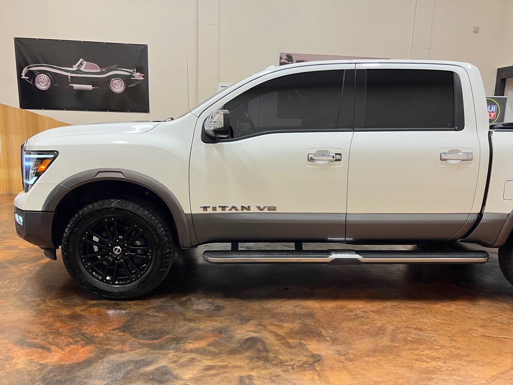 2020 Nissan Titan Image 6