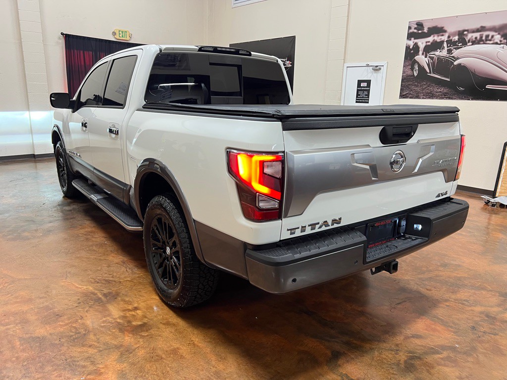 2020 Nissan Titan Image 8