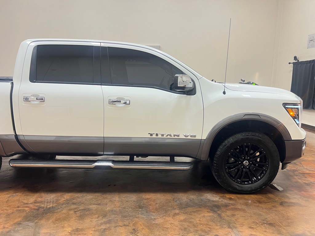 2020 Nissan Titan Image 12