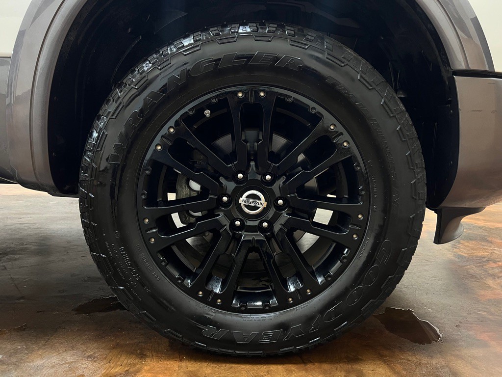 2020 Nissan Titan Image 13