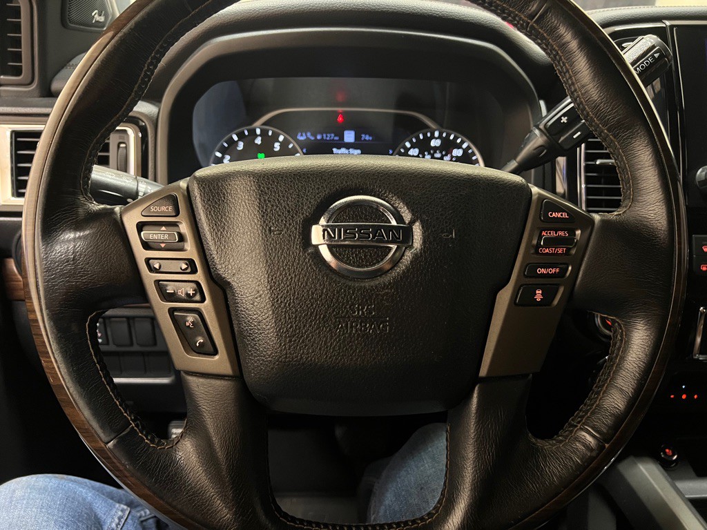 2020 Nissan Titan Image 20