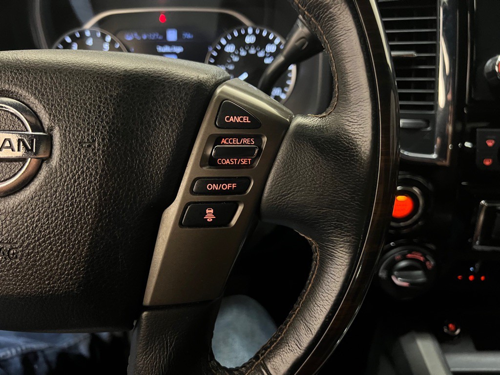 2020 Nissan Titan Image 21