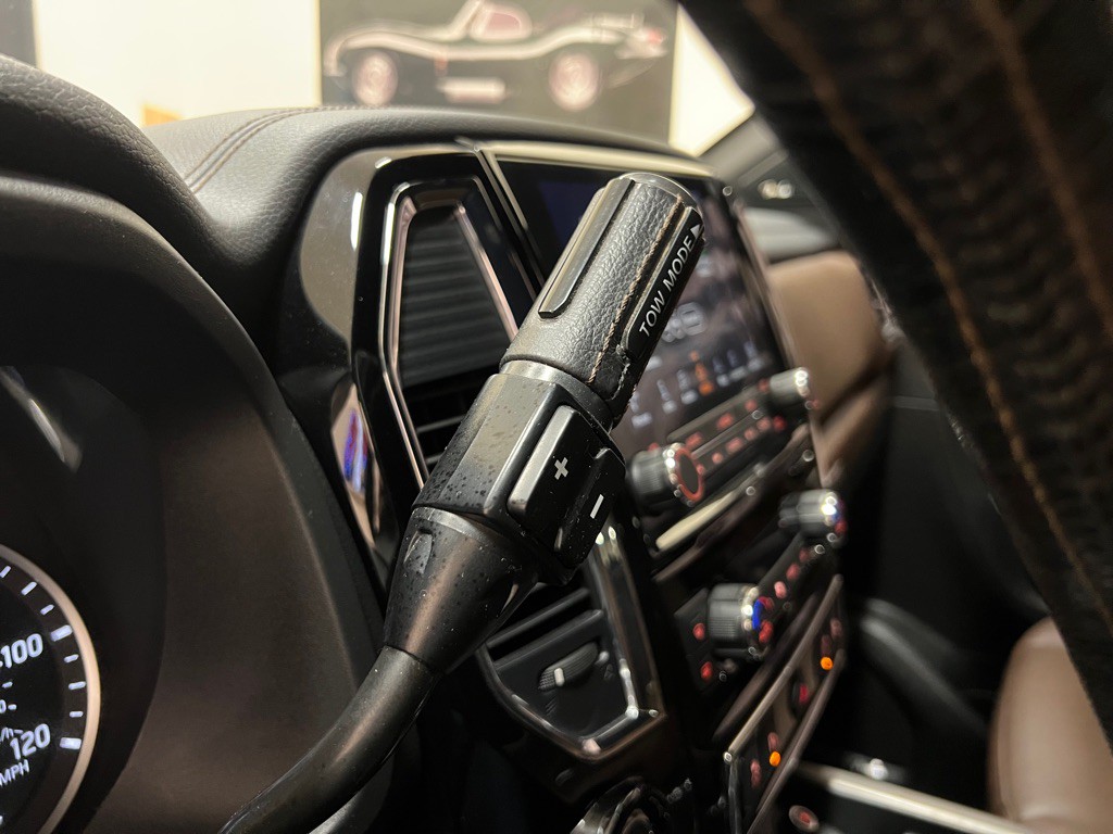 2020 Nissan Titan Image 23