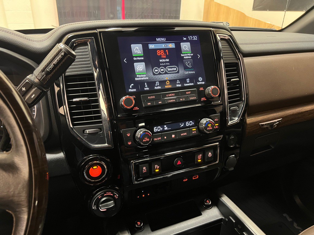 2020 Nissan Titan Image 25