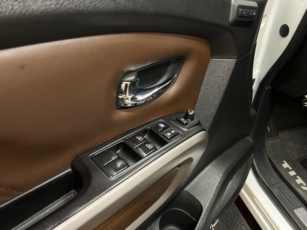 2020 Nissan Titan Image 30