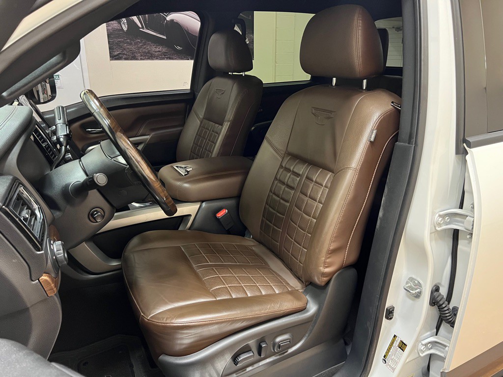 2020 Nissan Titan Image 34