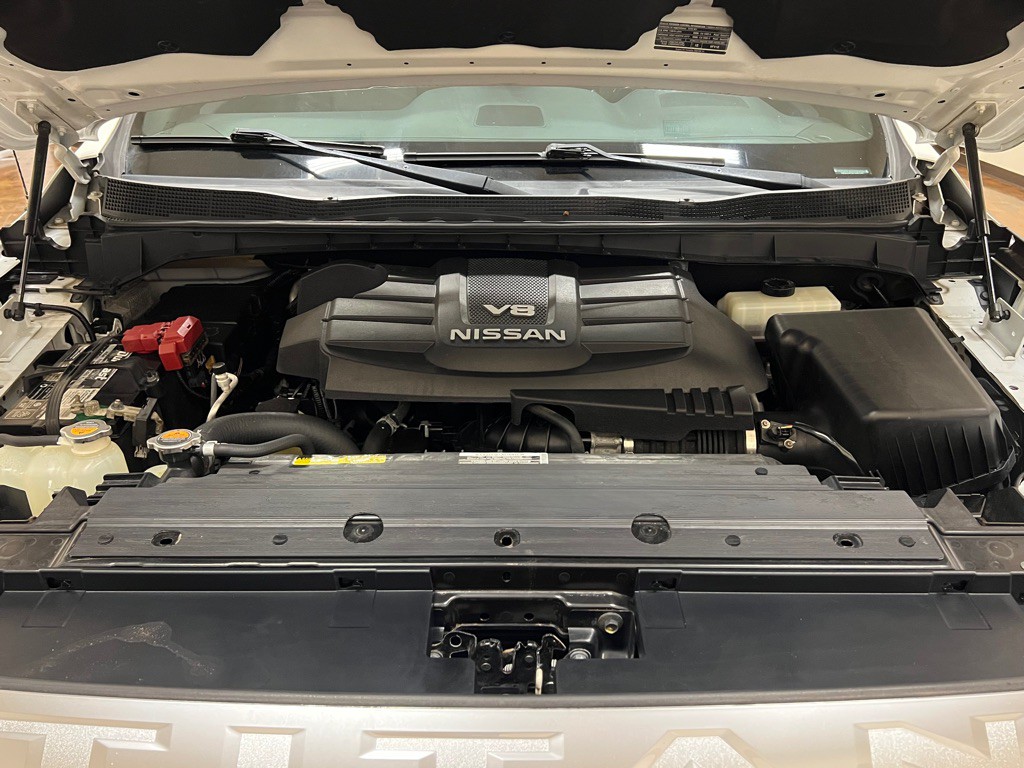 2020 Nissan Titan Image 40