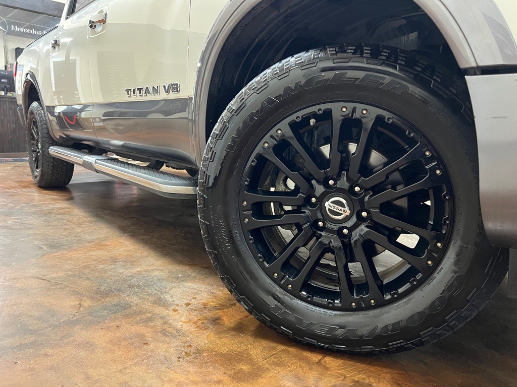 2020 Nissan Titan Image 44