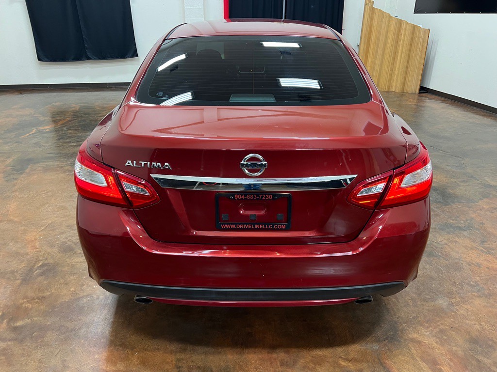 2017 Nissan Altima Image 8