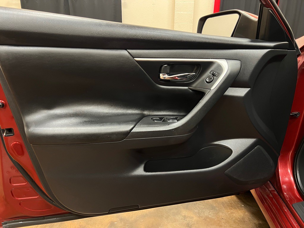 2017 Nissan Altima Image 27