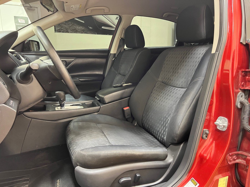 2017 Nissan Altima Image 29