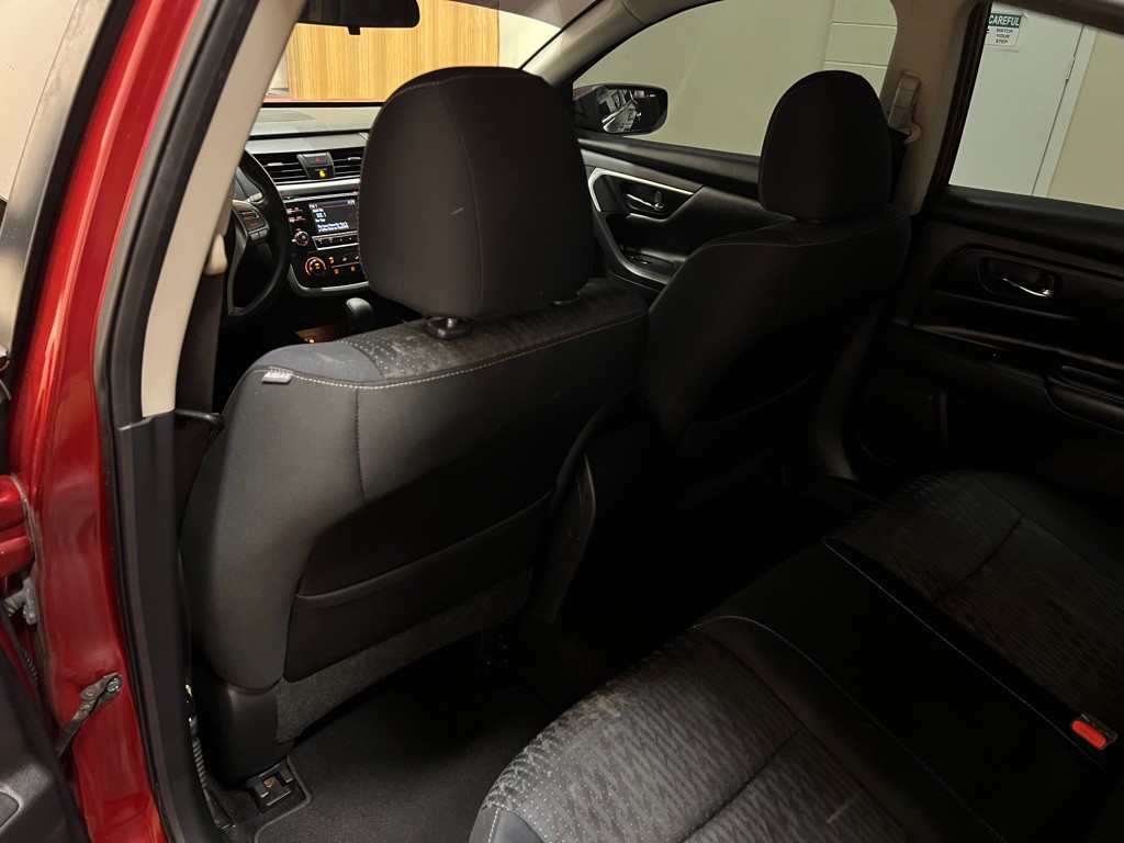 2017 Nissan Altima Image 30