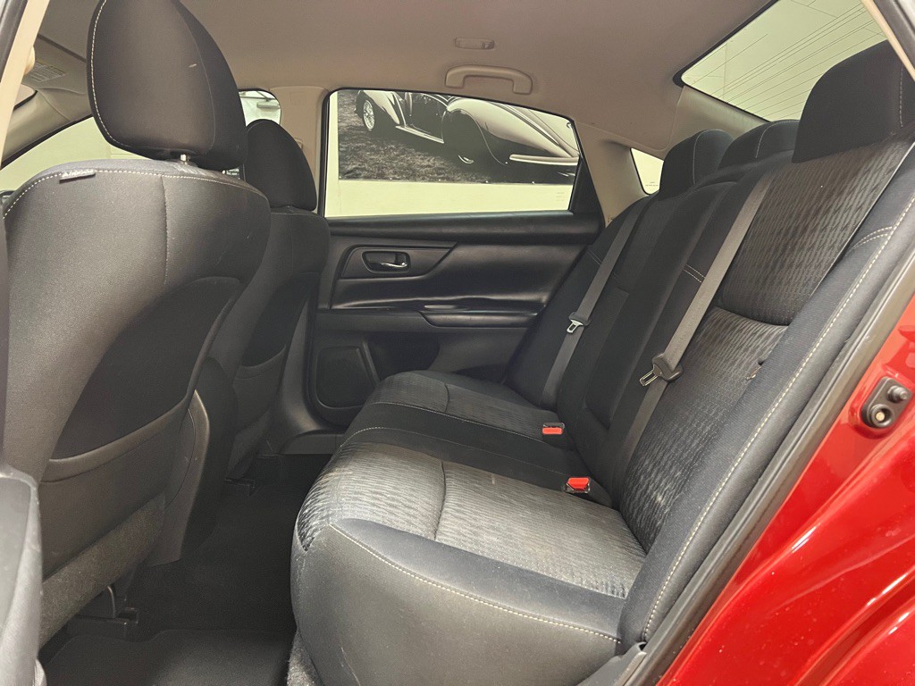 2017 Nissan Altima Image 31