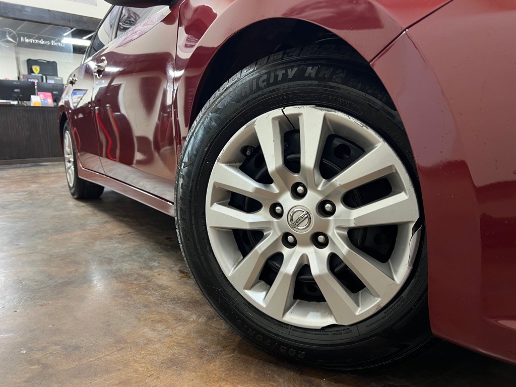 2017 Nissan Altima Image 39