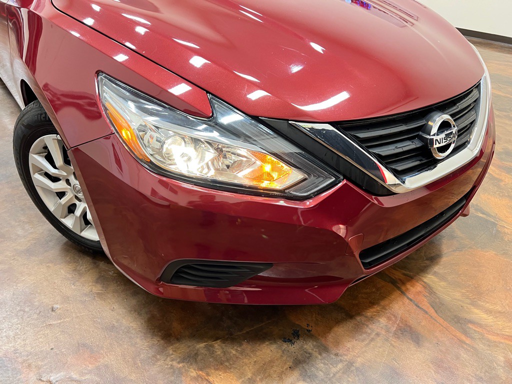 2017 Nissan Altima Image 40