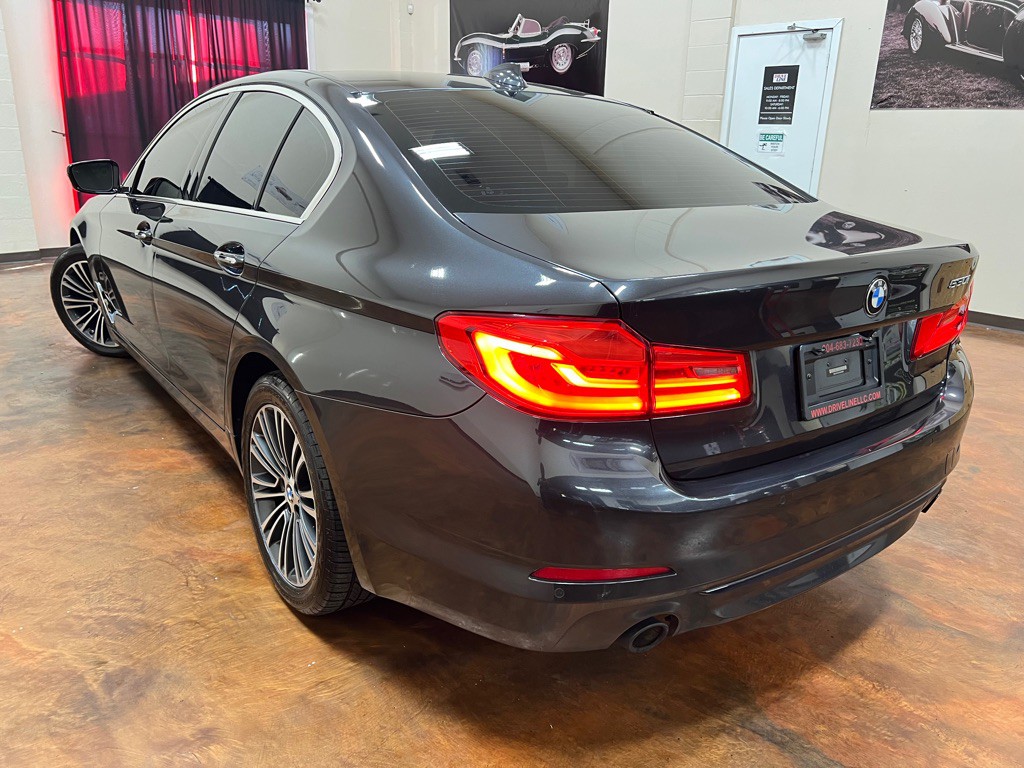 2018 BMW 5 Series Image 2