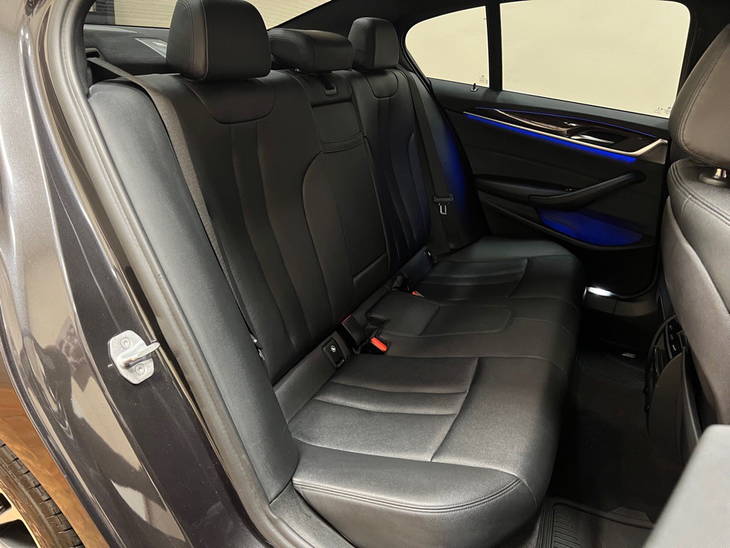 2018 BMW 5 Series Image 34