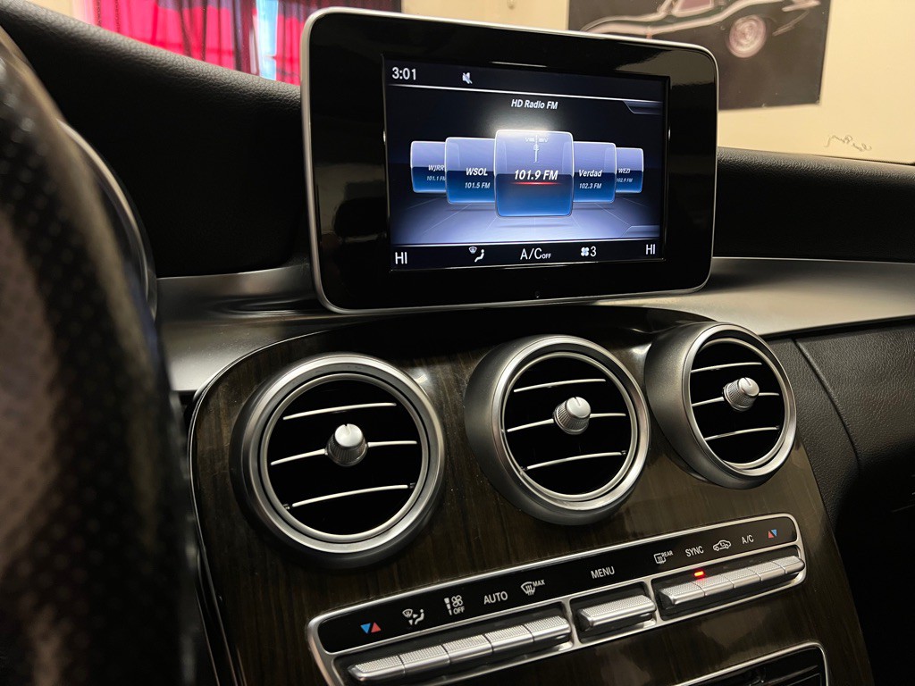 2018 Mercedes-Benz C-Class Image 23