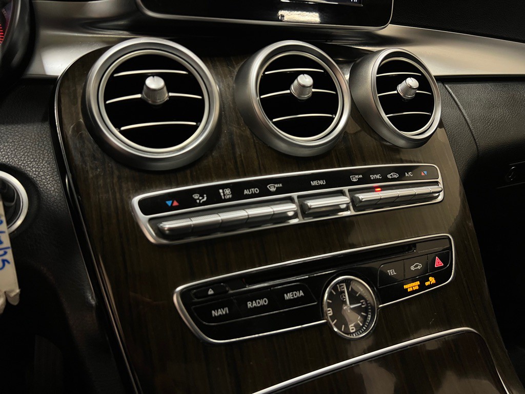 2018 Mercedes-Benz C-Class Image 27