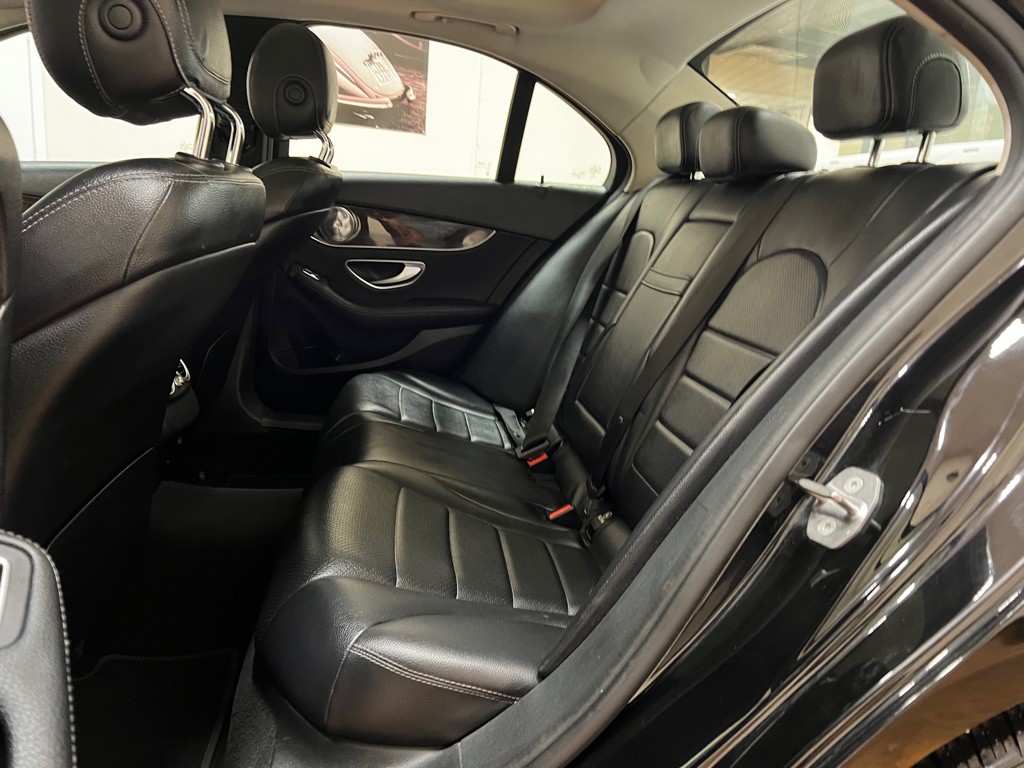 2018 Mercedes-Benz C-Class Image 31
