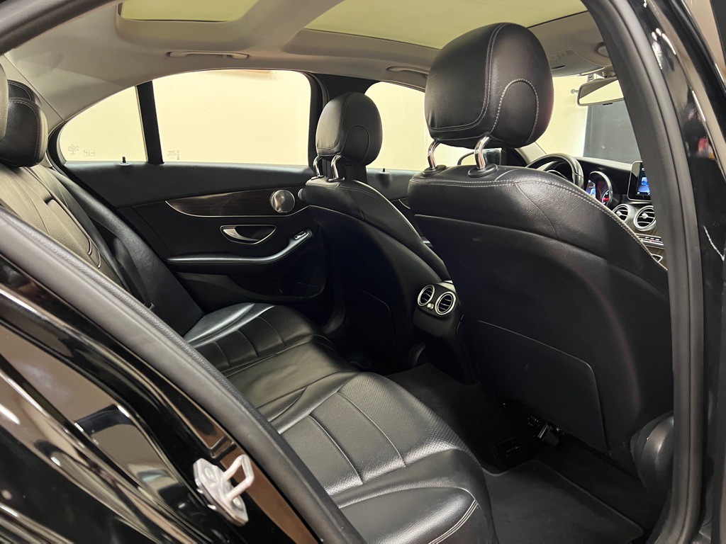 2018 Mercedes-Benz C-Class Image 33
