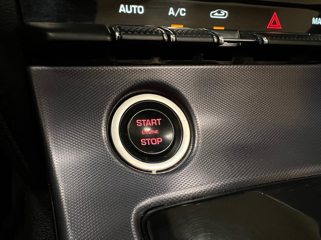 2019 Jaguar F-TYPE Image 35