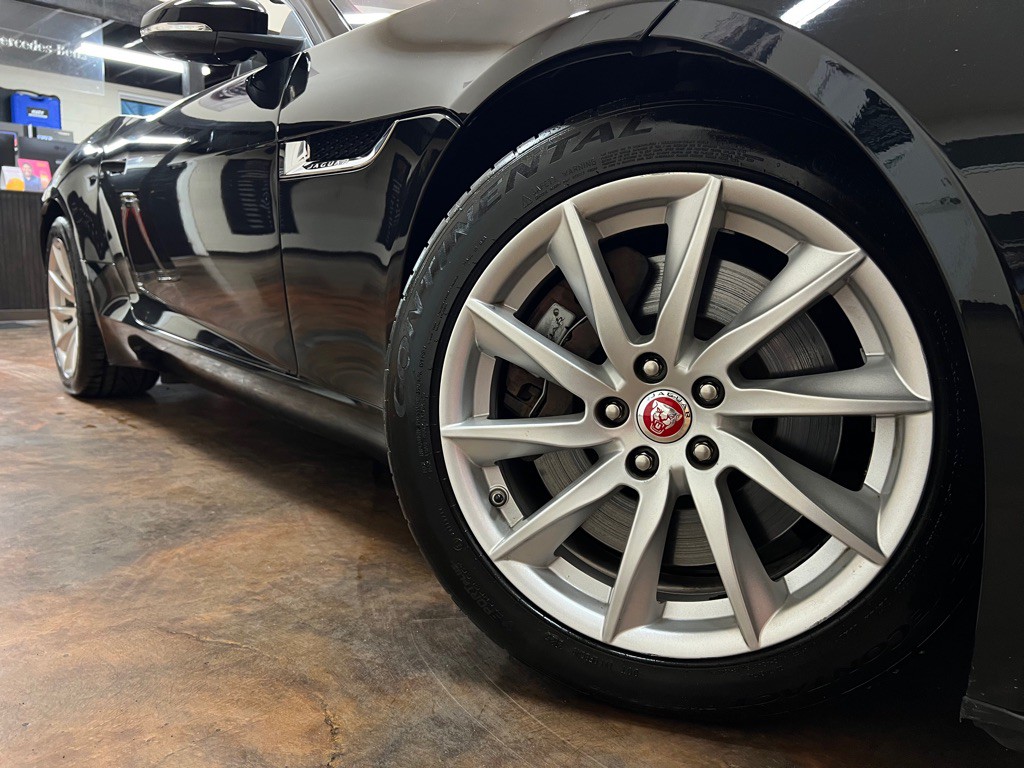 2019 Jaguar F-TYPE Image 46