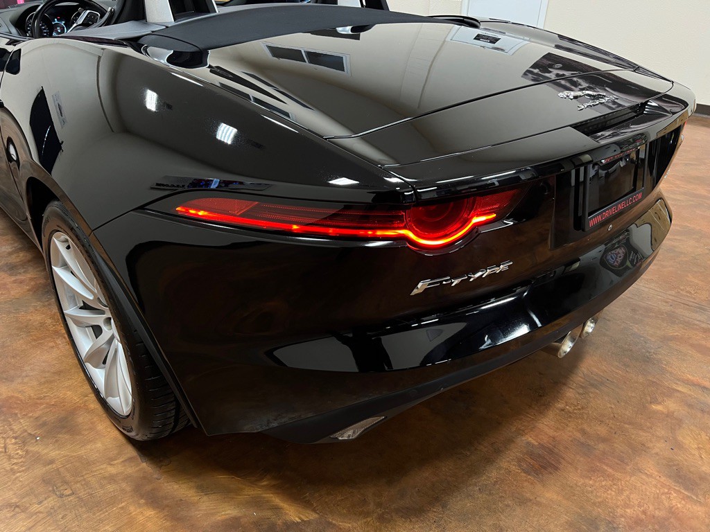 2019 Jaguar F-TYPE Image 49