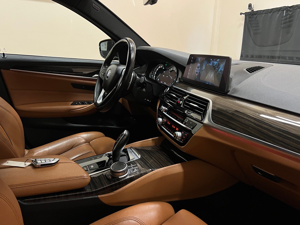 2019 BMW 5 Series Image 15