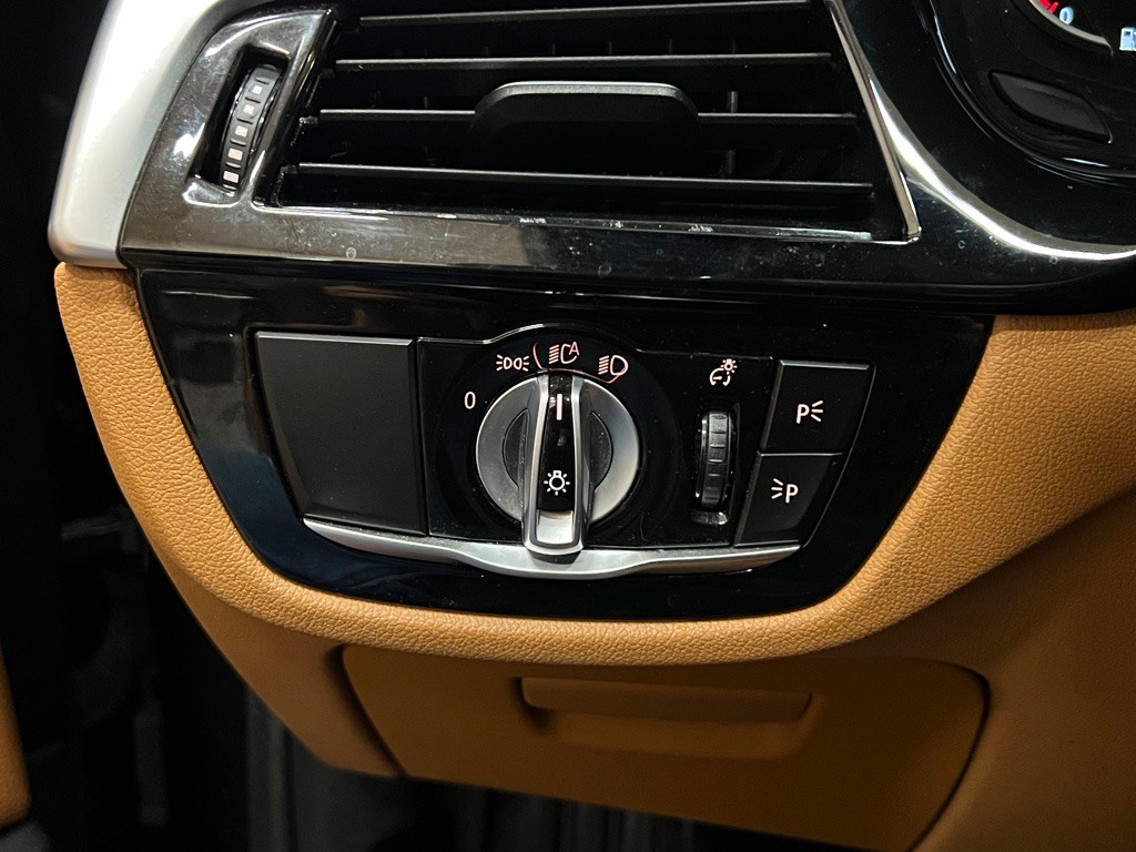 2019 BMW 5 Series Image 20