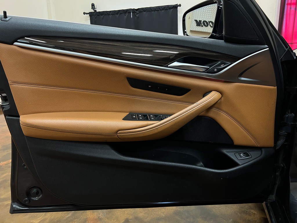 2019 BMW 5 Series Image 30