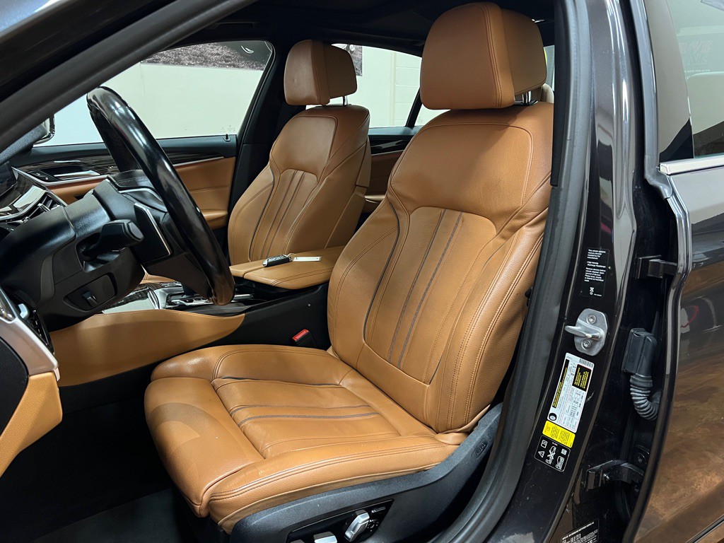 2019 BMW 5 Series Image 32