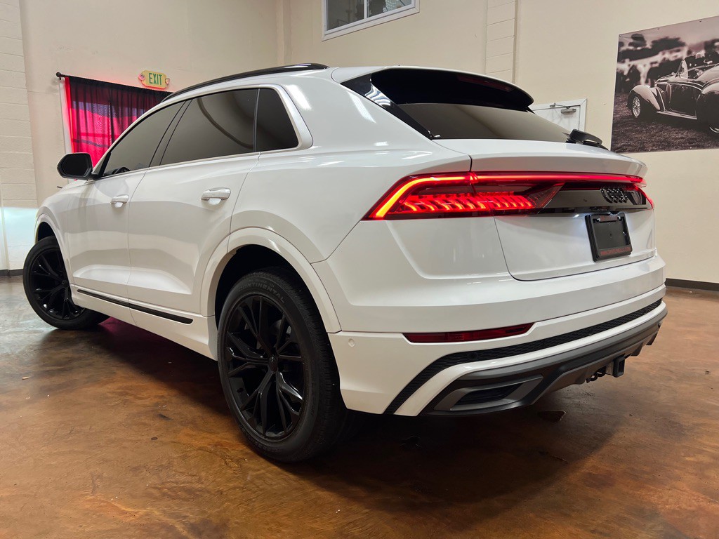 2021 Audi Q8 Image 2