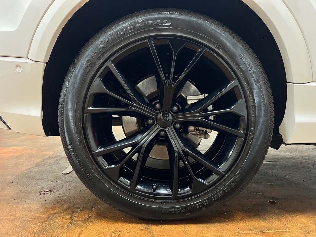 2021 Audi Q8 Image 12