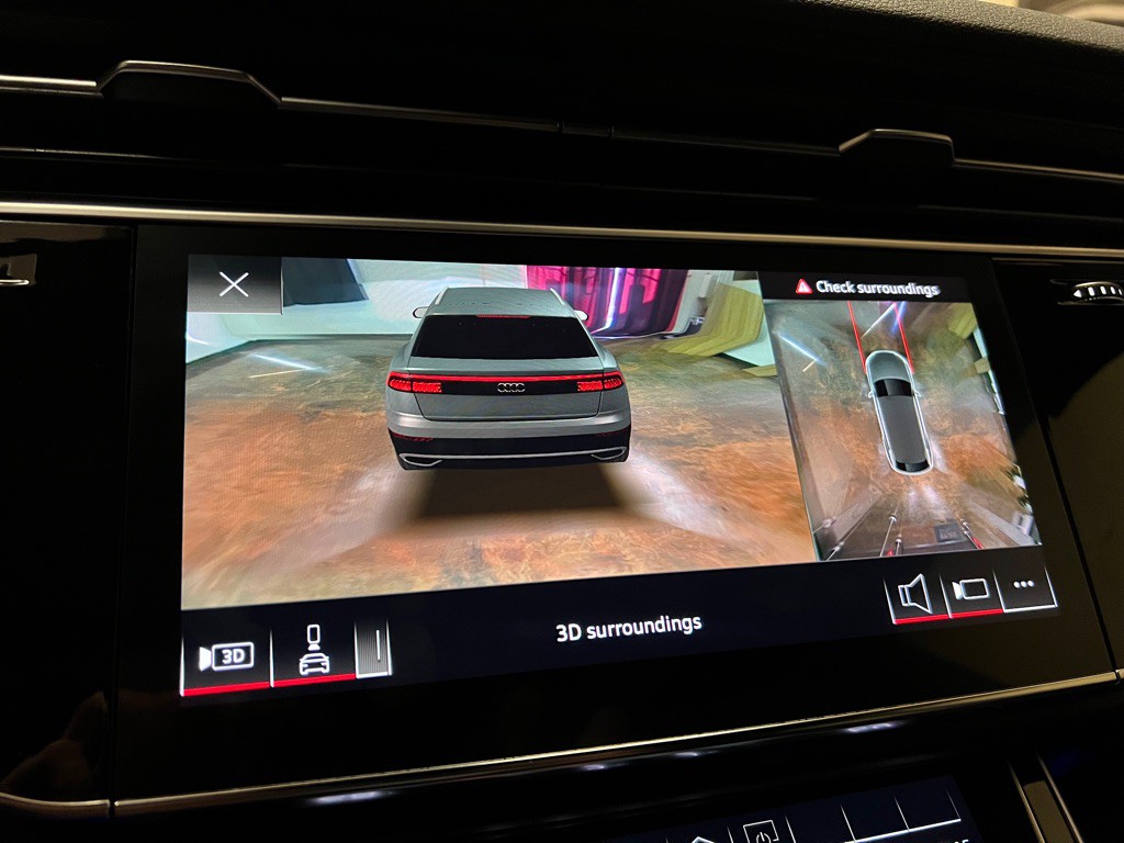 2021 Audi Q8 Image 32