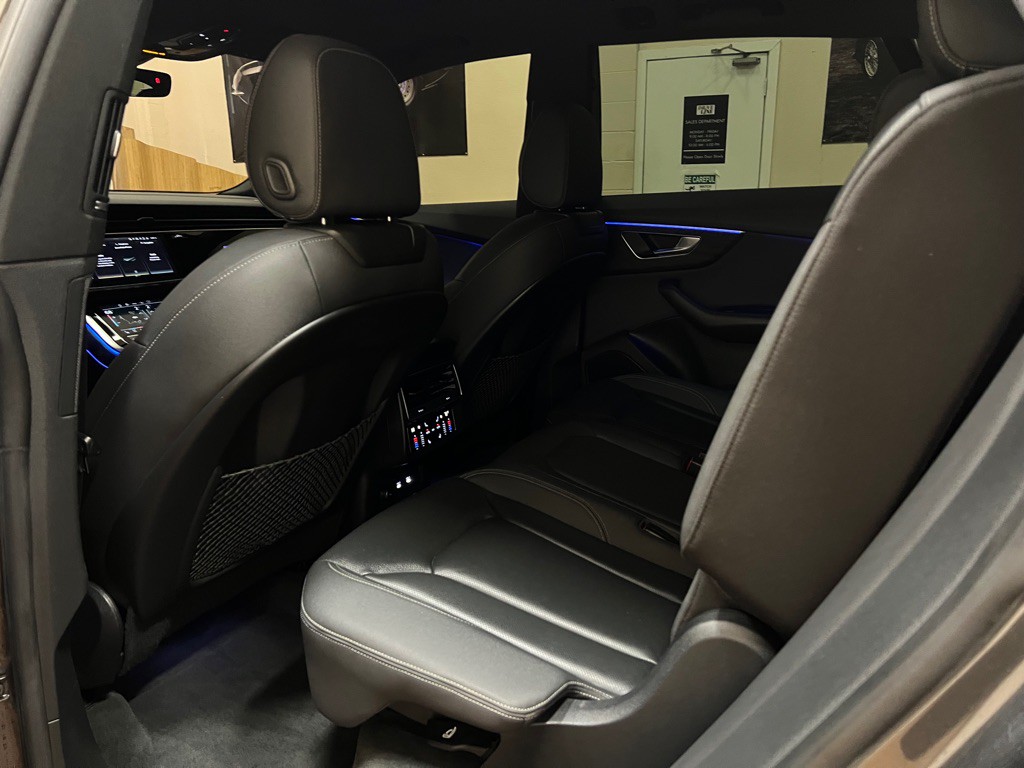 2021 Audi Q8 Image 37