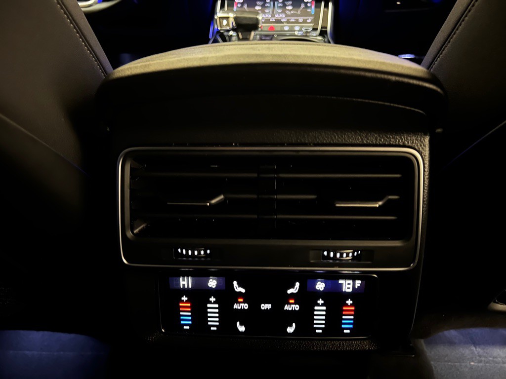 2021 Audi Q8 Image 40