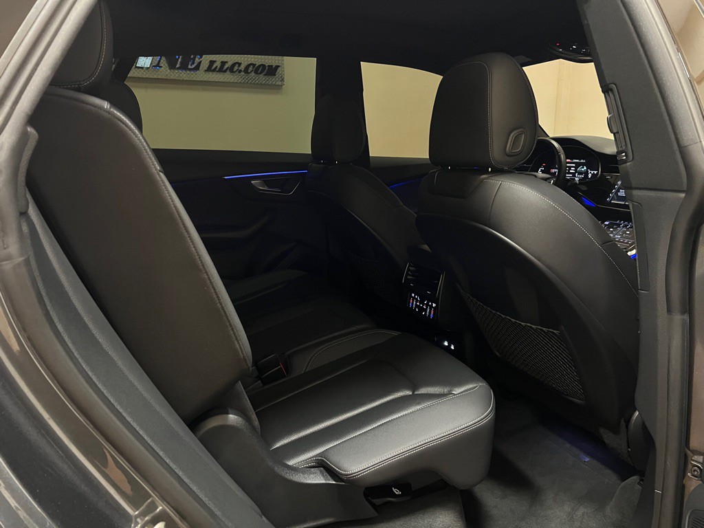 2021 Audi Q8 Image 42