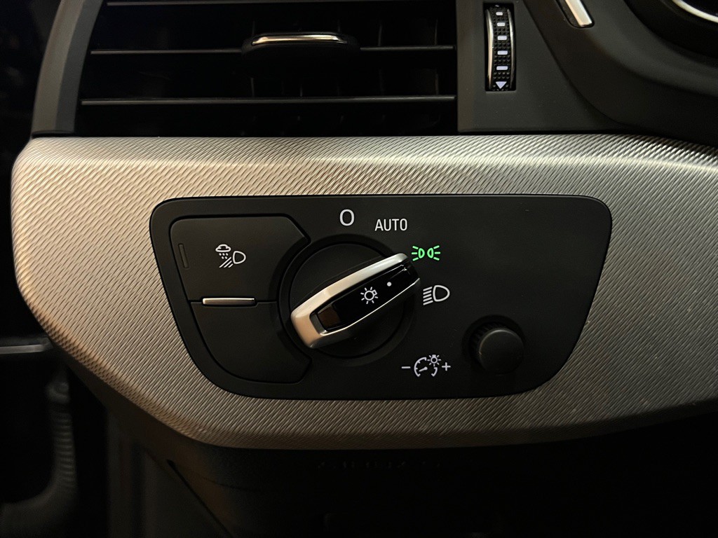 2018 Audi A4 Image 19