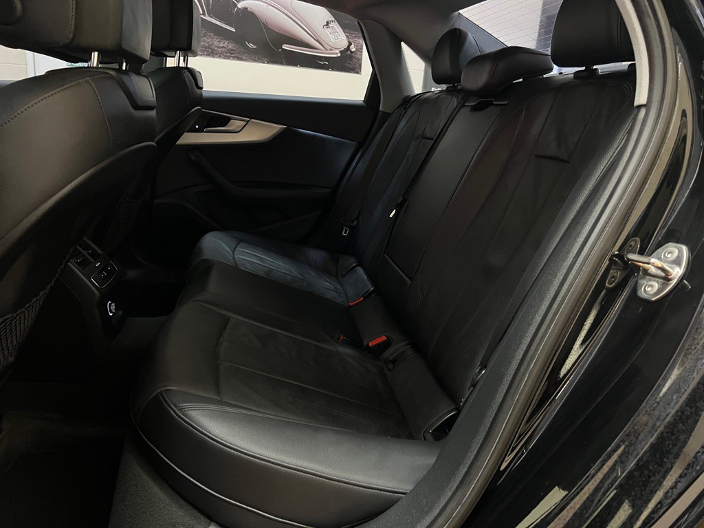 2018 Audi A4 Image 30