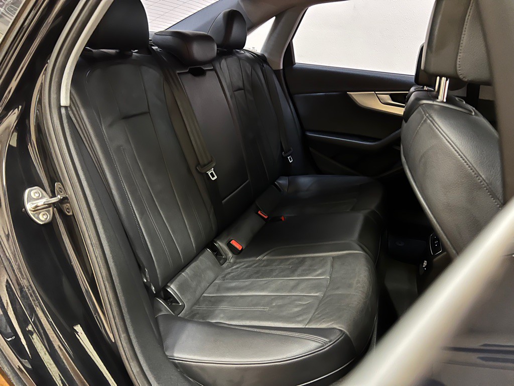 2018 Audi A4 Image 31