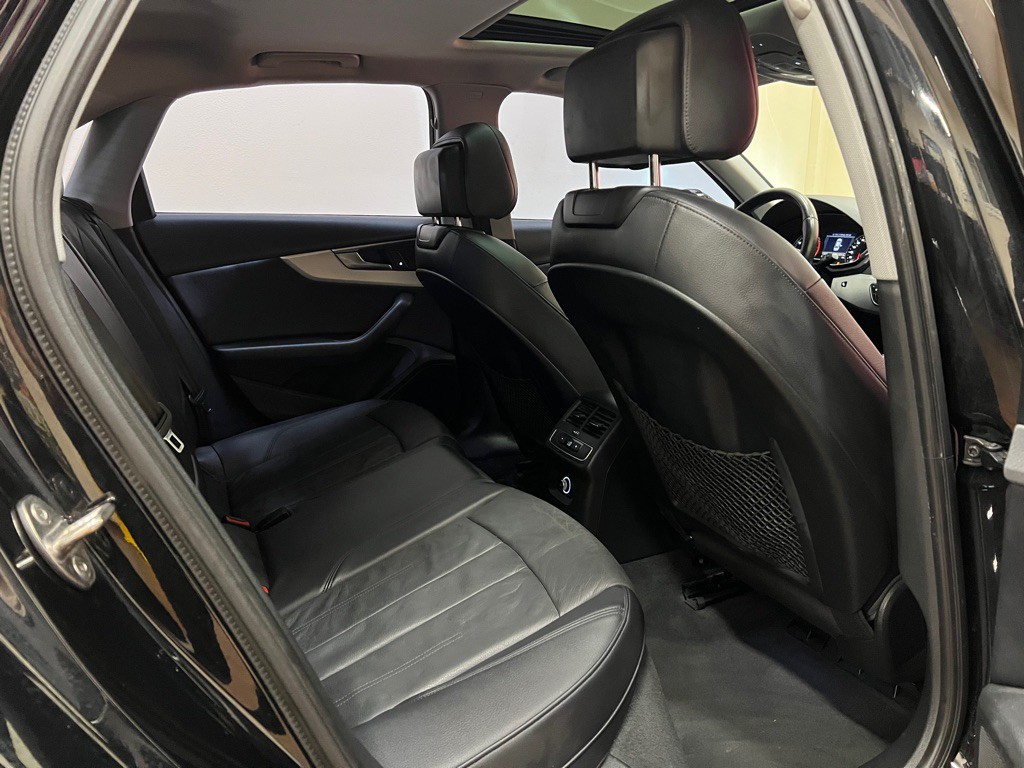 2018 Audi A4 Image 32