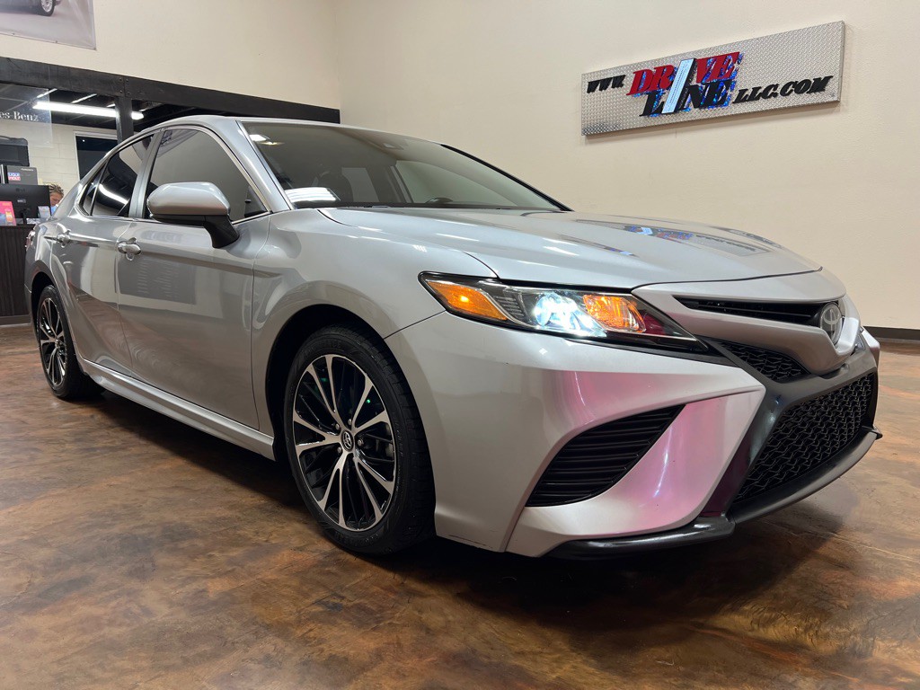 2019 Toyota Camry Image 3