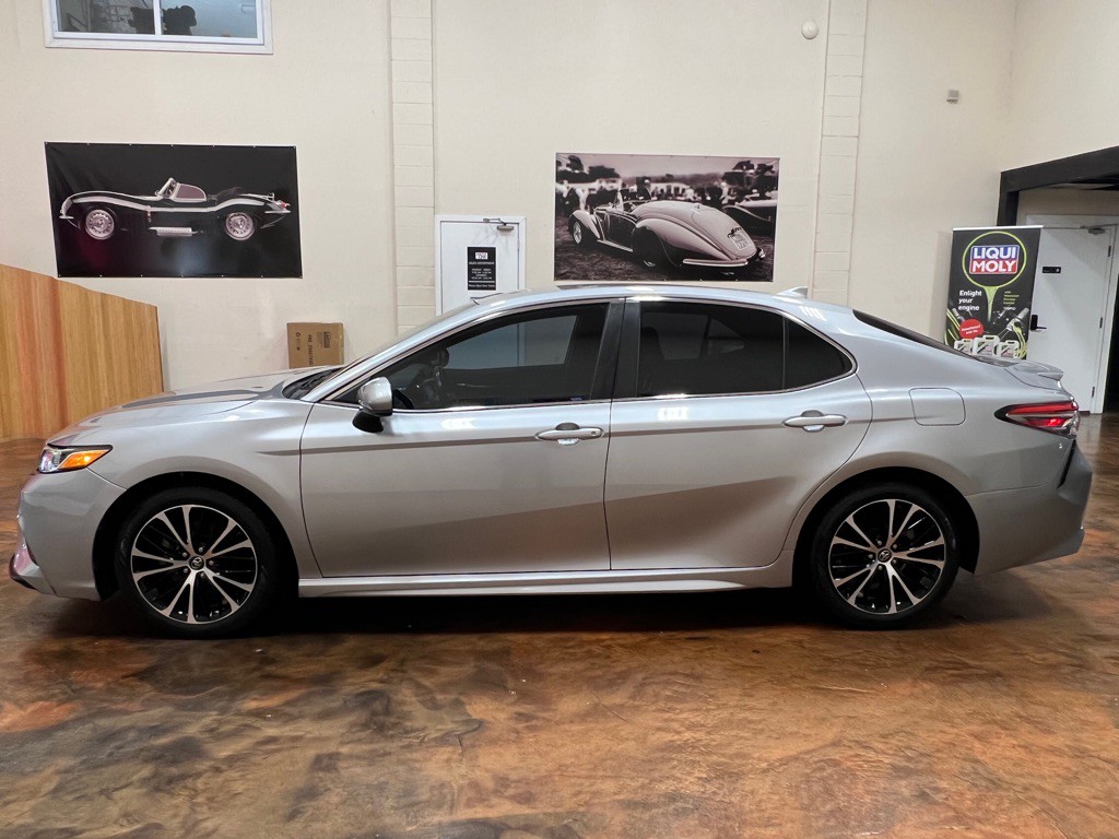 2019 Toyota Camry Image 6